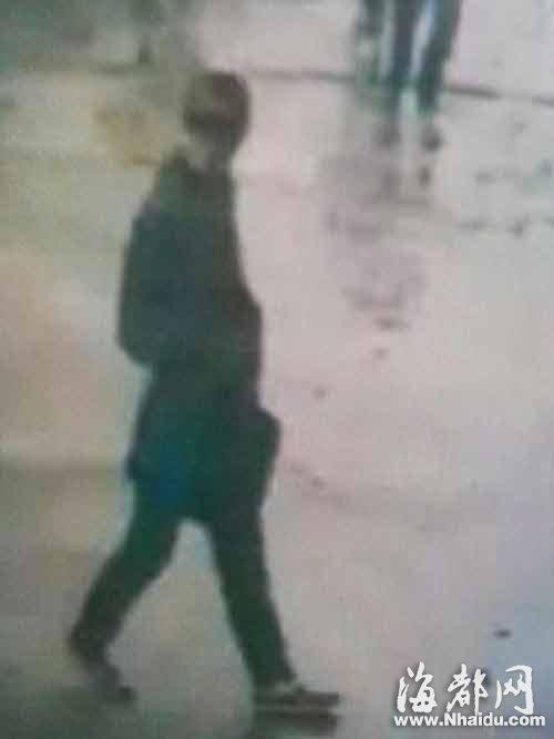 监控拍下犯罪嫌疑人