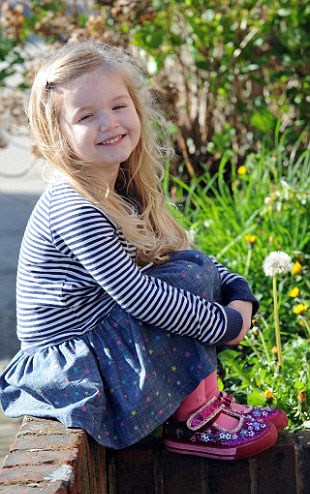 　据阿米莉亚27岁的母亲吉马·米尔森·麦奎兰介绍，女儿在一次偶然试穿自己的高跟鞋后对鞋子产生了浓厚的兴趣。