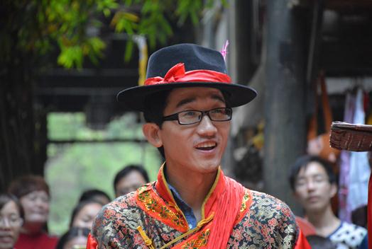 最快闪婚哥，上午收情书，下午入洞房