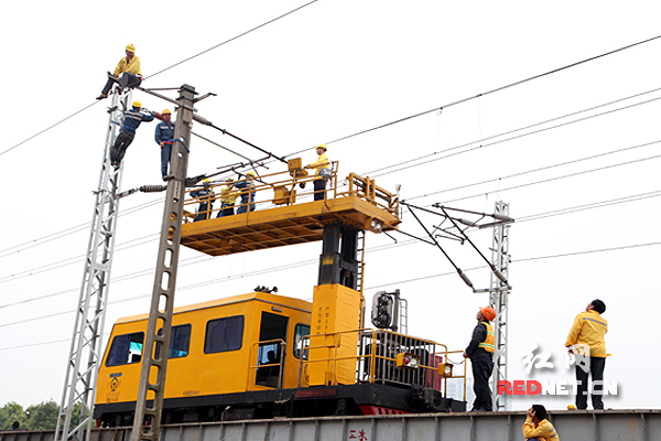 长沙渔业路隧道开挖前再次给京广铁路上保险