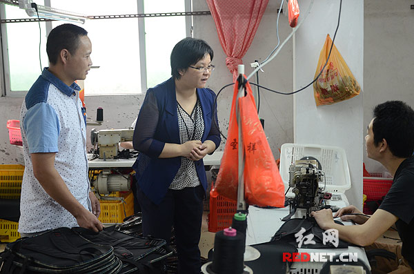 深入群众务必转变官念_红辣椒频道