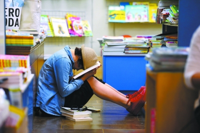 深夜逛书店成新娱乐