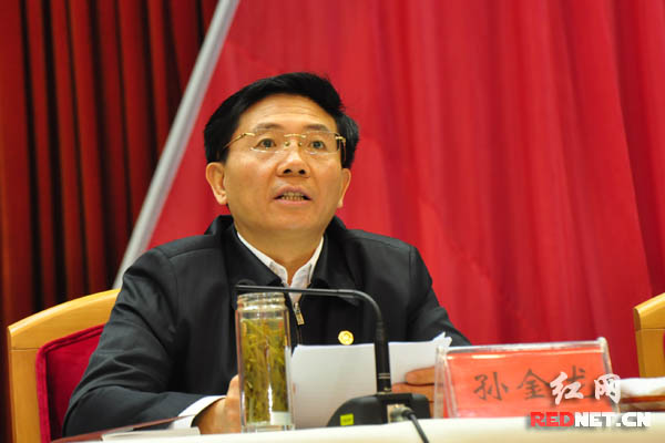 湖南省委副书记孙金龙勉励全省广大青年，要自觉传承五四精神，勇担时代重任，为实现中国梦、谱写湖南篇章而奋斗不息。
