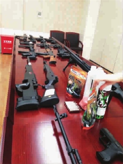 上海警方摧毁仿真枪网售平台:会员达10万 30多