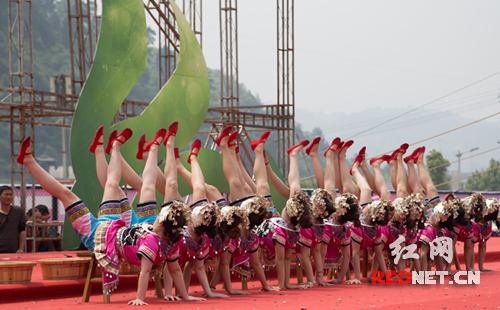 2014苗族四月八姑娘节在湖南绥宁隆重开幕