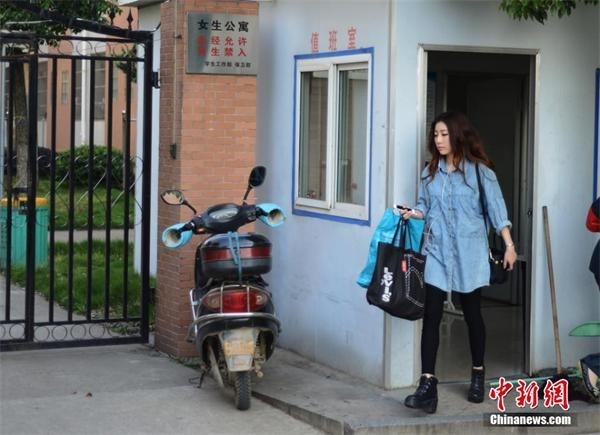 一天赚几百元 揭秘<em>湖南</em>大学生<em>兼职</em>车模的真实