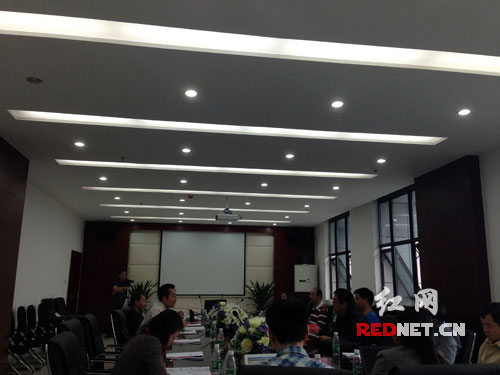 九芝堂股东2013年股东大会现场。