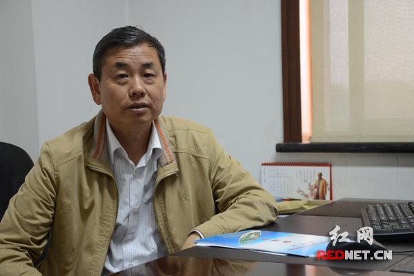 湖南省国土资源厅政策法规处副处长张强。