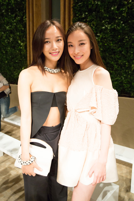 王珞丹倪妮搞怪合影