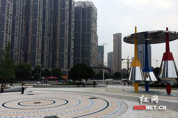 长沙新增一处市民广场 岳银城市广场投入使用(图)