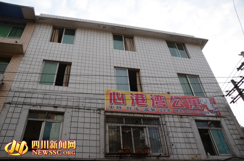 原标题：成都一宾馆内发现两具发臭尸体 疑似烧炭自杀(图)