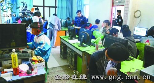 贵州一猪圈内藏