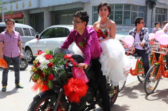 晋城小伙用公共自行车队迎娶新娘(图组)【9】