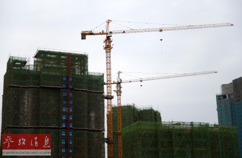 这是江西南昌市红谷滩新区一处在建楼盘（5月5日摄）。新华社记者周科摄