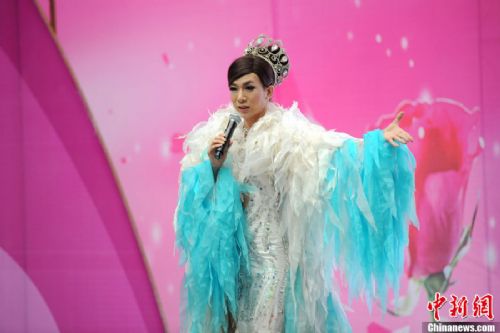 西安性博会开幕--<em>人体</em>彩绘吸睛 <em>人妖</em>助阵(图)_
