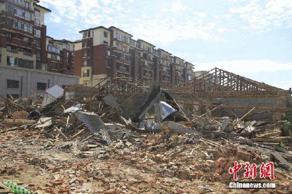 吉林最牛钉子户被拆 曾截断通往火车站道路(图)