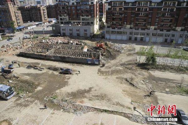 吉林最牛钉子户被拆 曾截断通往火车站道路(图