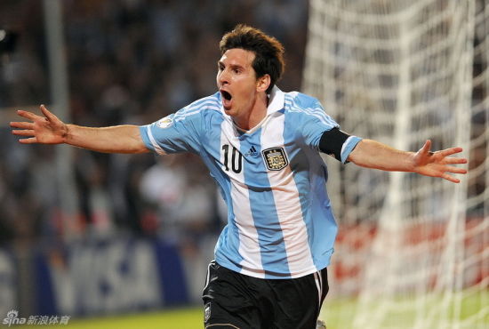 阿根廷世界杯球衣号码:梅西10号 阿圭罗改穿2