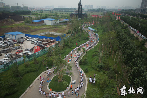 331人用202.9米组合环保烧烤箱烤肉串创世界记录