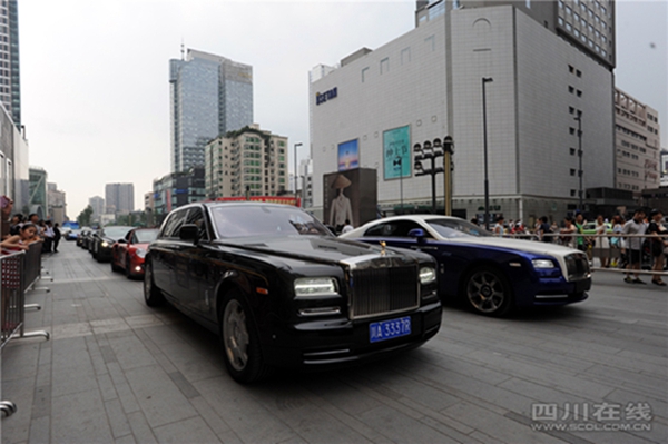 Chengdu luxury car photography_Chengdu street photography of luxury cars _Chengdu street photography