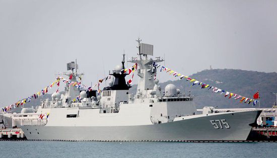 中国海军舰艇编队起航参加“环太平洋-2014”演习