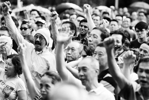 新加坡爆发大规模示威公众不满政府养老金制度