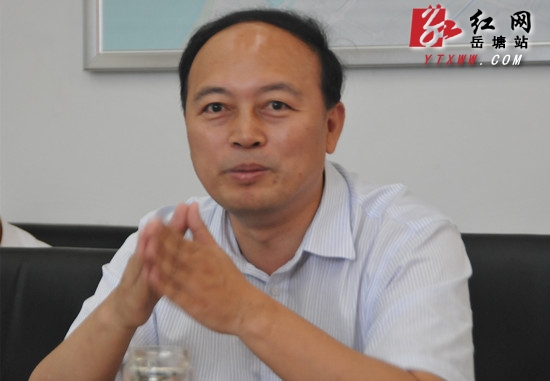 深圳市企业家考察团来岳塘经开区考察对接