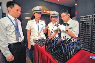 影院3D眼镜抽查多有病菌 缺乏具体标准监管难