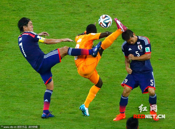 魔兽出场闪光 科特迪瓦2分钟2球2-1逆转日本