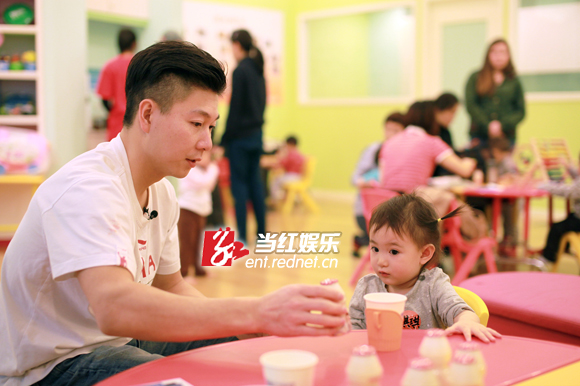 萌娃奥莉和熊爸李小鹏