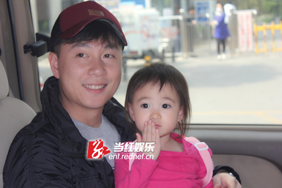 萌娃奥莉和熊爸李小鹏