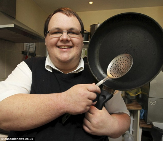 悲催男对厨具过敏放弃烹饪转干建筑对水泥过敏