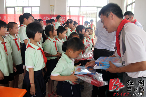 长沙市教育局将优质教育送到望城区乌山镇孩子