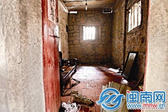 两人同去屋空,祝福老人走好