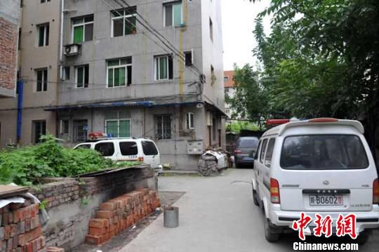 四川绵阳发生家庭血案一女子砍死两子女砍伤老公