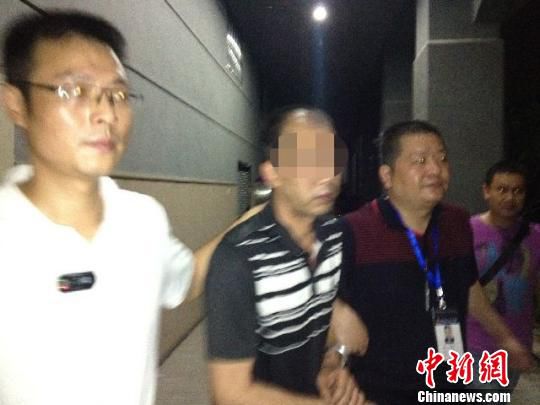 男子杀死婚外情对象后扬言自杀烧房 已被警方擒获