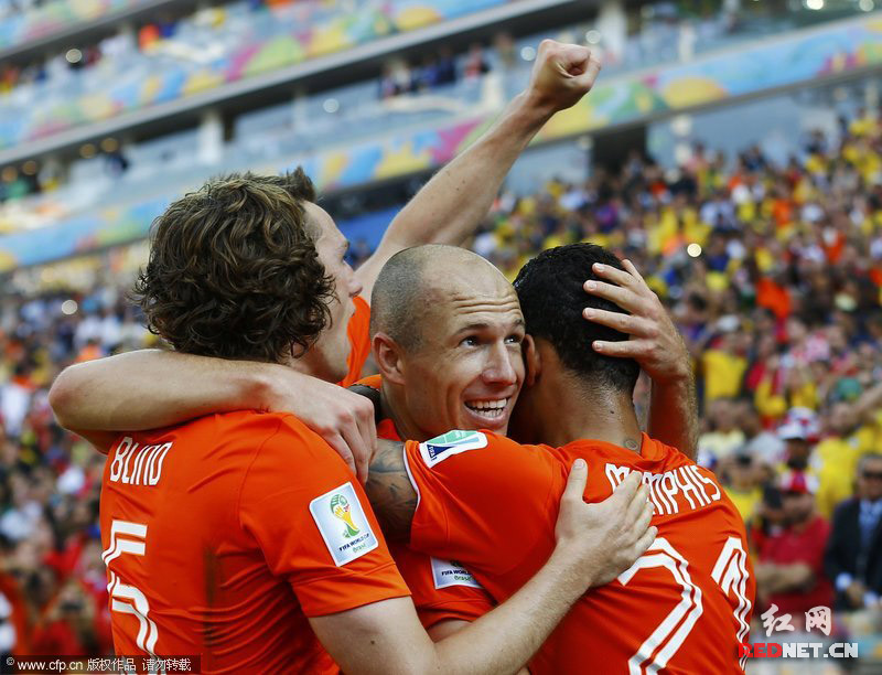 3场10球!超级荷兰追巅峰巴西 一杆大旗20年不