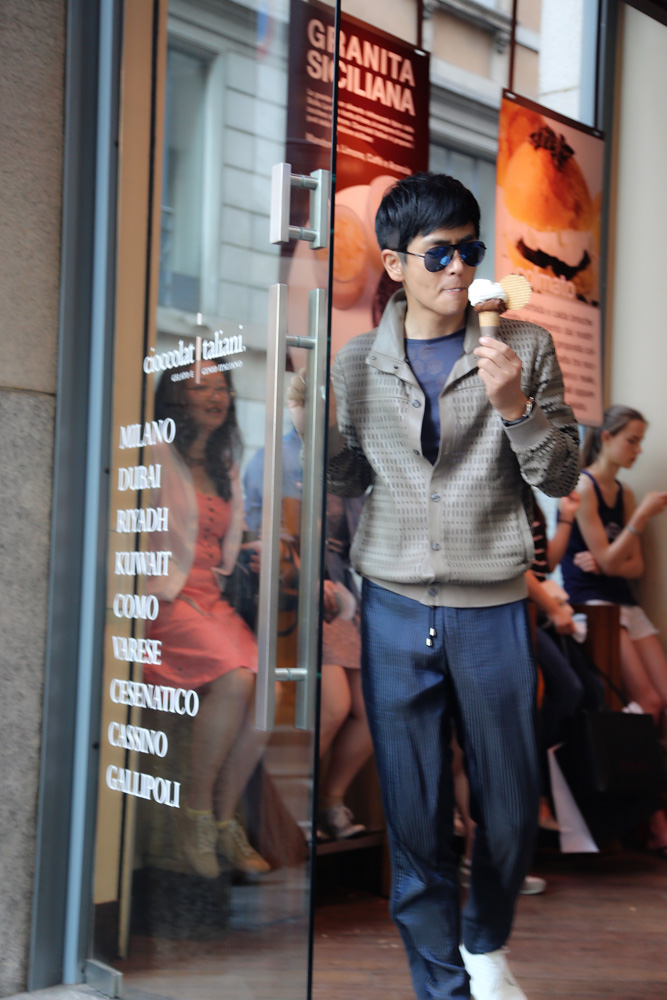 张晓龙吃冰激凌