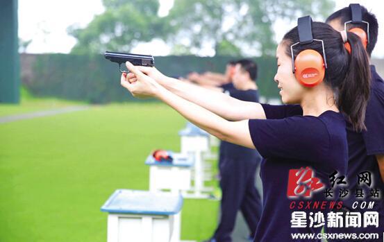 长沙县公安局联合县总工会举办射击、体能、信