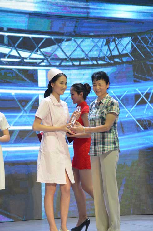2014湖南美丽护士大赛总决赛落幕 邱小英、石