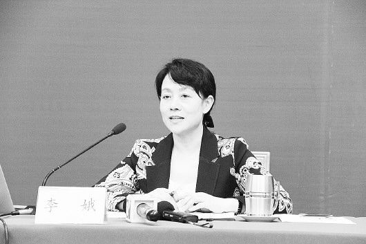 4月29日,省政府副秘书长、新闻发言人李娥首次亮相。