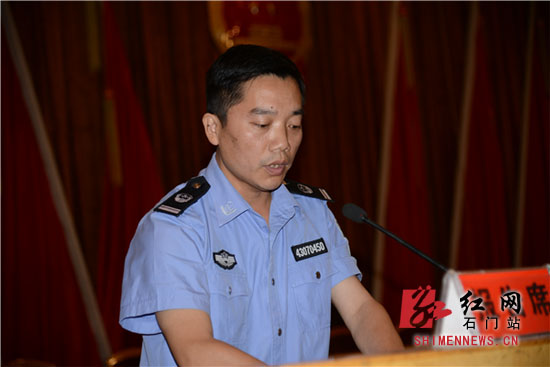 石门县司法局磨市司法所长刘宇庆。张友亮 摄