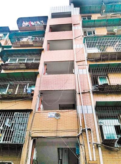 女子比男友大10岁被准婆婆嫌弃 欲跳楼轻生(图)