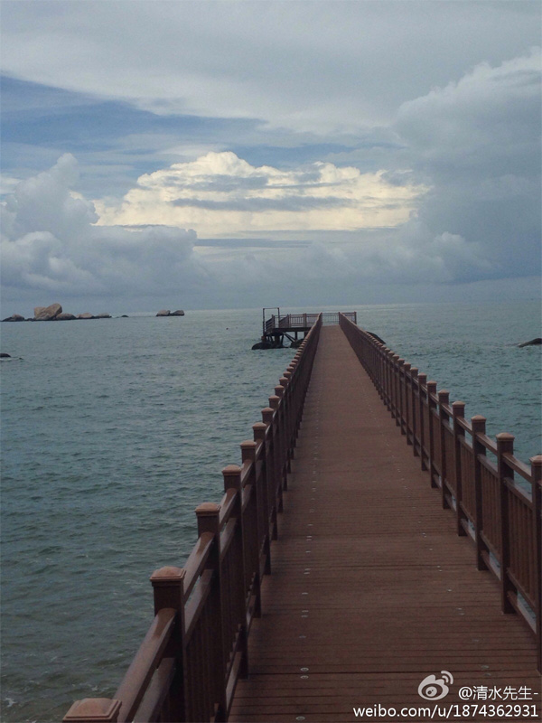 三亚天涯海角天空现“云中邮轮”奇观（组图）