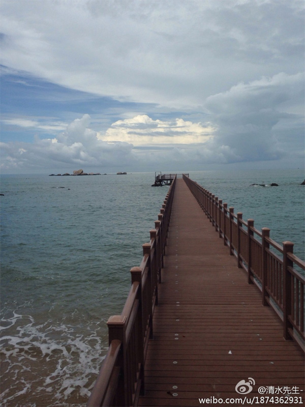 三亚天涯海角天空现“云中邮轮”奇观（组图）