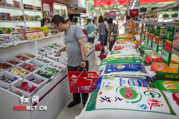 湖南正在加大放心粮油工程的力度，放心粮油店成为消费者购买放心食品的一个重要场所。