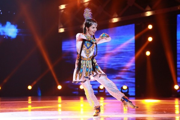 《中国好舞蹈》收官 新疆舞者古丽米娜夺冠