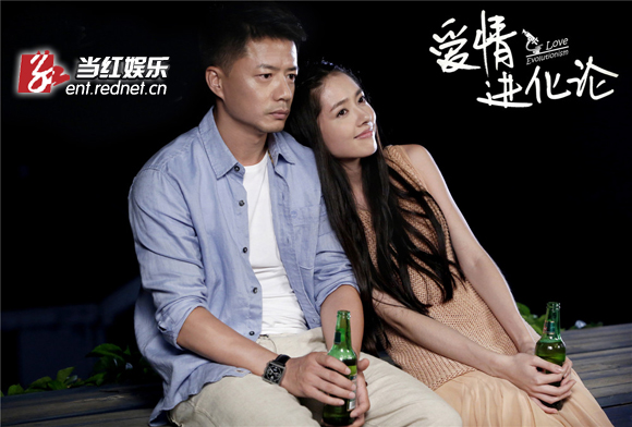 “学霸大叔”段奕宏郭碧婷天台相依