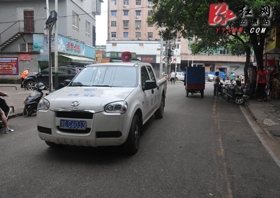 区城管执法局：纱厂直街马路市场得到有效治理
