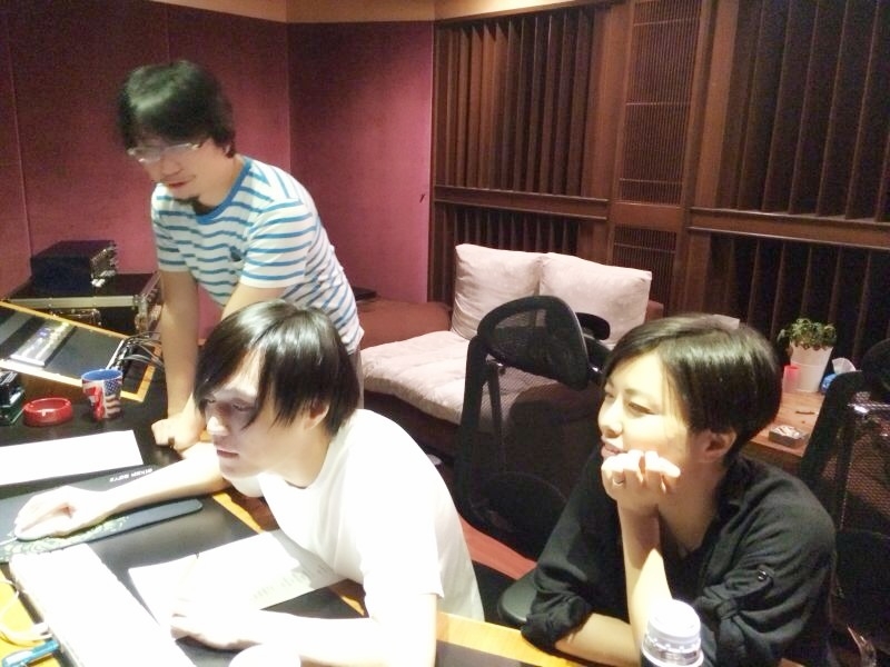 火星电台担任查可欣新曲制作人